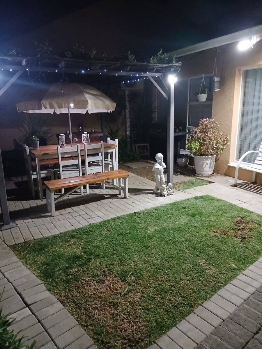 2 Bedroom Property for Sale in Pellissier Free State